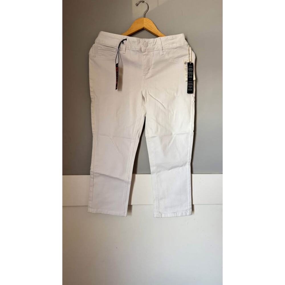 Seven 7 NWT Capris White